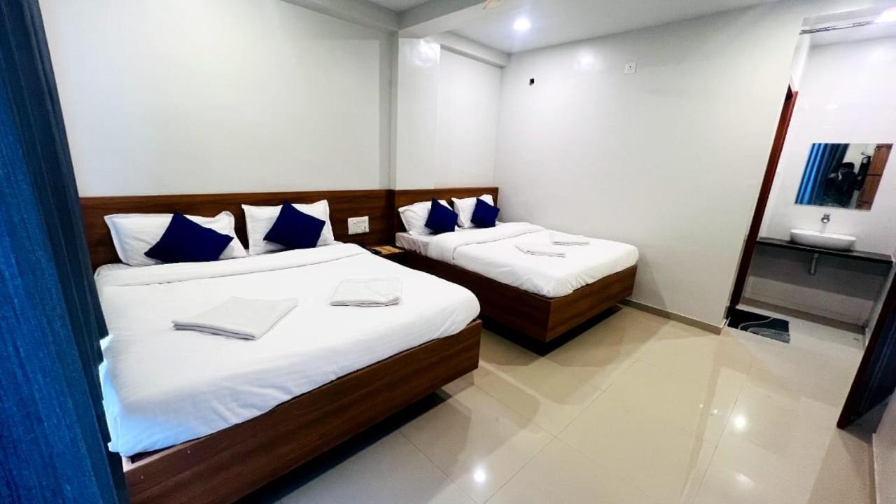 Hotel Sai Smruti Shirdi Exterior photo