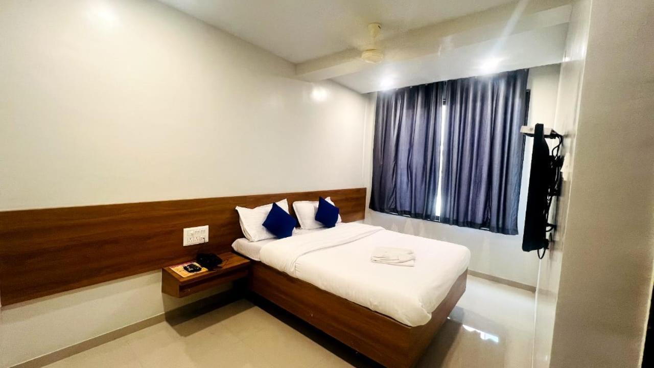Hotel Sai Smruti Shirdi Room photo